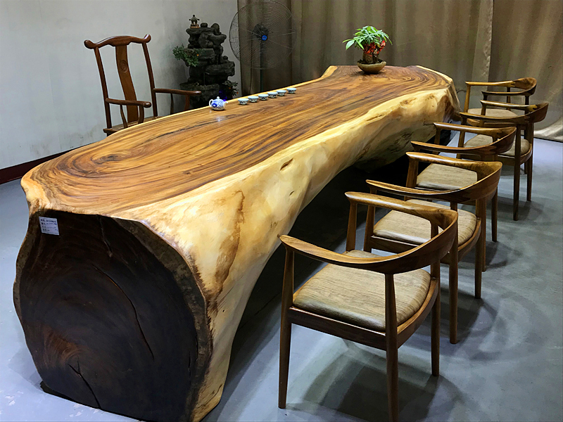 Tìm hiểu về bàn gỗ nguyên khối