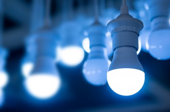 Giải đáp: Đèn LED có hại cho mắt không? 4 sai lầm khi sử dụng đèn LED