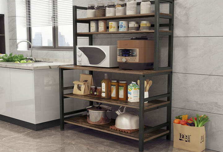 Kệ bếp nhỏ gọn: Với những căn hộ nhỏ, một chiếc kệ bếp nhỏ gọn sẽ là sự lựa chọn tối ưu để tiết kiệm diện tích nhà bếp. Với nhiều ngăn để đồ và hệ thống treo giúp tối đa hóa không gian lưu trữ, bạn sẽ có một khu bếp đẹp và gọn gàng.